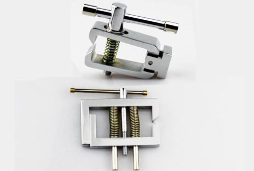 Universal wire pull test grip