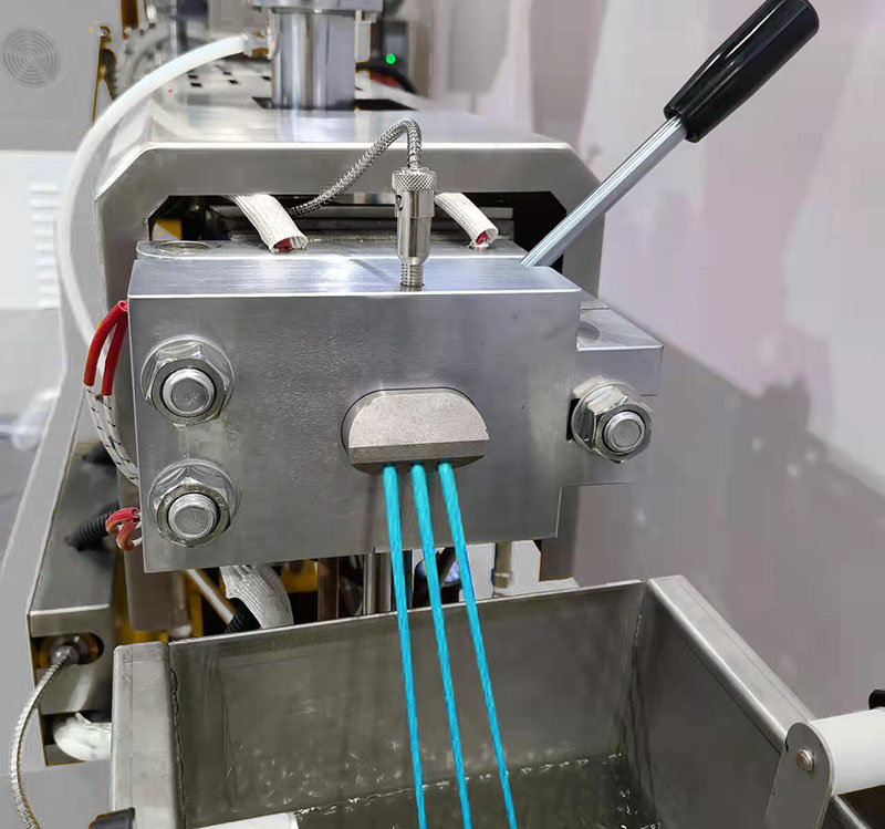 extrusion strands of pelletizing machine